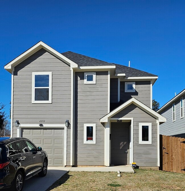 Photo - 2203 Anderson St