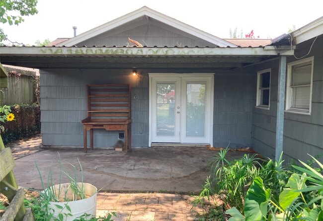 Photo - 1202 Dunstan Rd