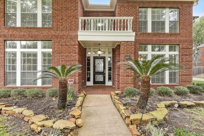 Photo - 210 Wilkins Crossing