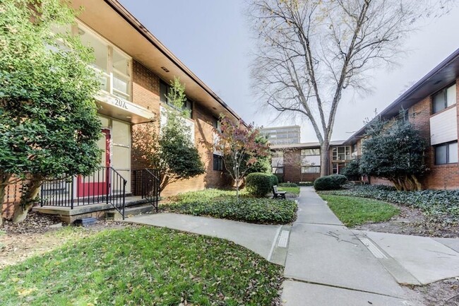 Photo - 20 26th St NW Unidad B3