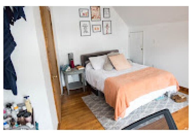Building Photo - 66 Brooks St Unit 3 Rental