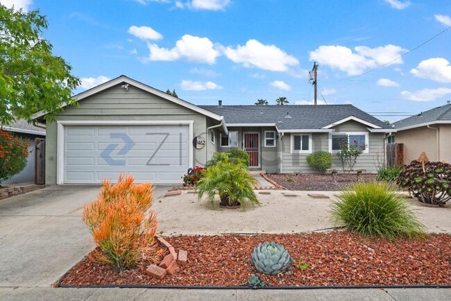 Building Photo - 1462 Ridgewood Dr