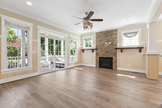 Photo - 2604 E Pembroke Ave