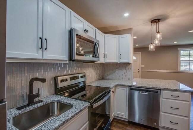 Building Photo - 807 Riviera Dr Rental