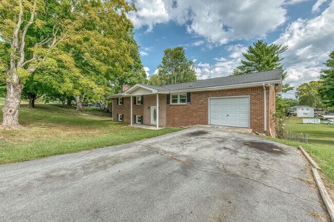 2301 Old Lewis Rd