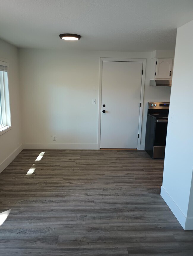 Photo - 17 E Chestnut St