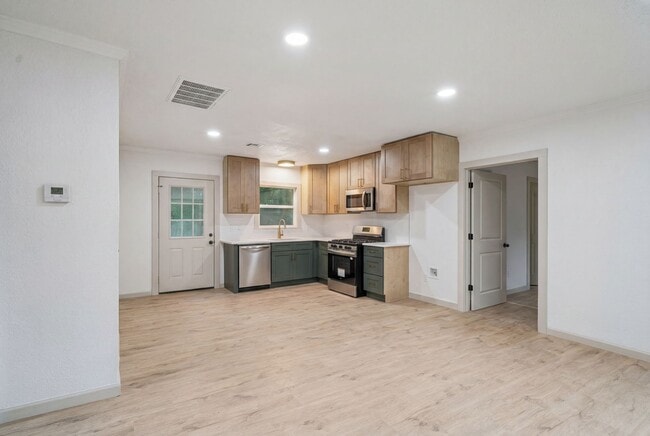 Photo - 848 N Gary Pl
