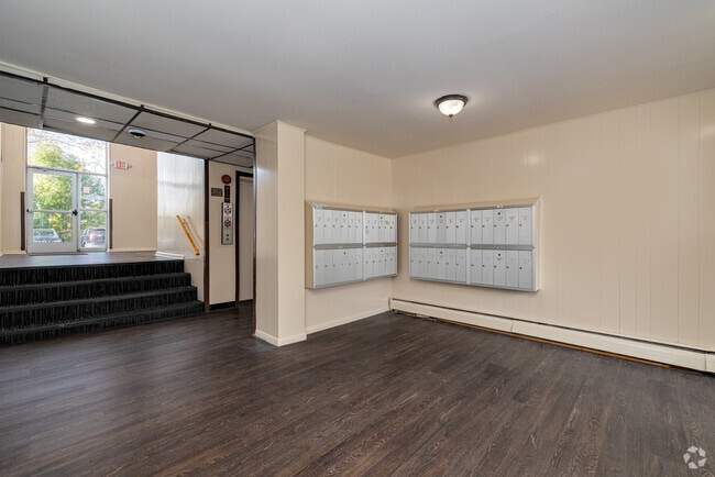Barclay Square Apartments