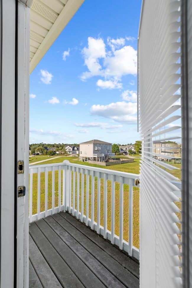 220 Twin Oaks Dr