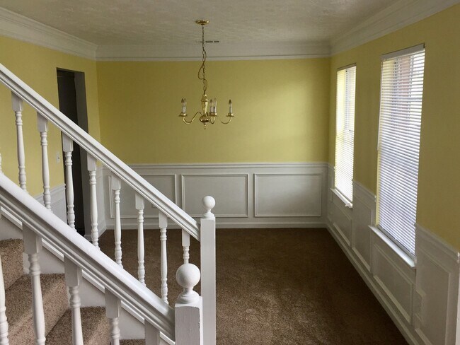 Photo - 121 Meadow Creek Ct