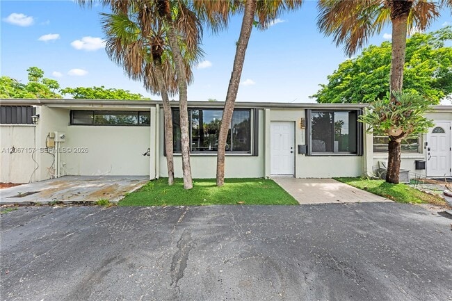 Building Photo - 6480 Miami Lakes Dr