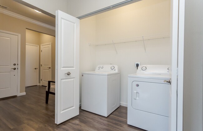 Photo - 1445 River Park Lane Unidad 1445 River Park Lane