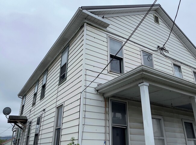 Photo - McLean Industrial Blvd Unit 207 W. Industrial Blvd  B