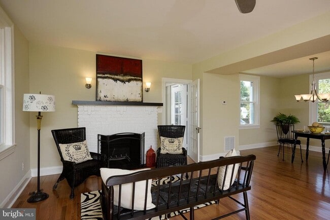 Photo - 611 Hilltop Rd