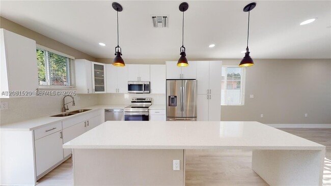 1286 NE 111th St