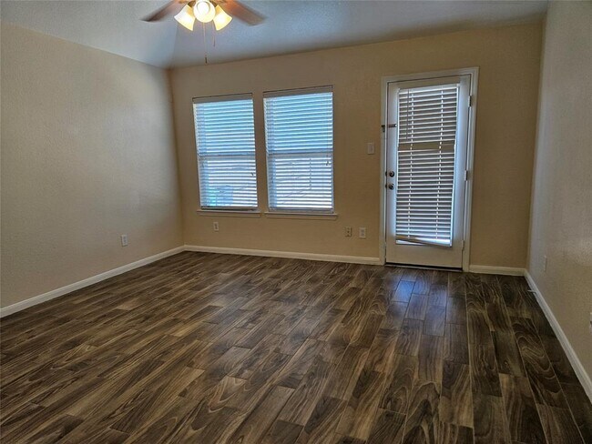 Photo - 2115 Summit Meadow Dr