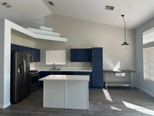 Photo - 3 BEDROOM SINGLE STORY HOME WITH ABOVE GROUND SPA!