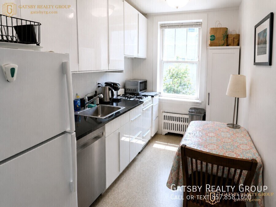 Photo - 1717 Cambridge St Unit 16R
