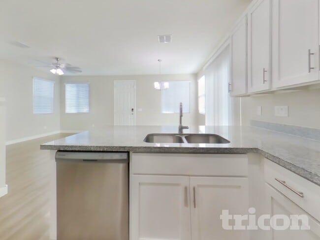 Photo - 2929 N 28th St