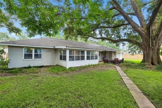 198 Alello Dr