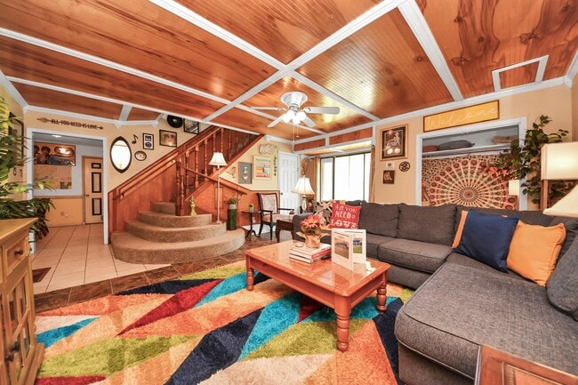 Building Photo - 17018 Water Oak Dr