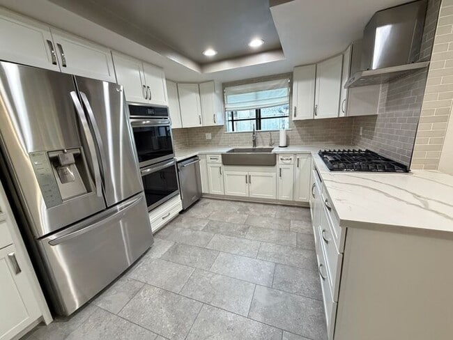 Photo - Carry Over Showing: This property has been shown before and will be rented to the first most qual...