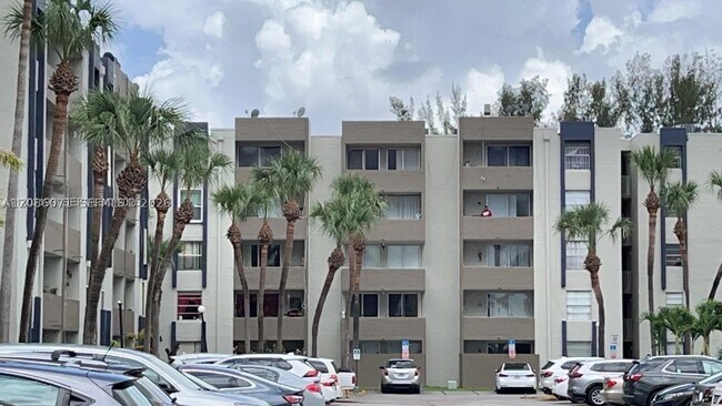 Building Photo - 10000 NW 80th Ct Unit 2312