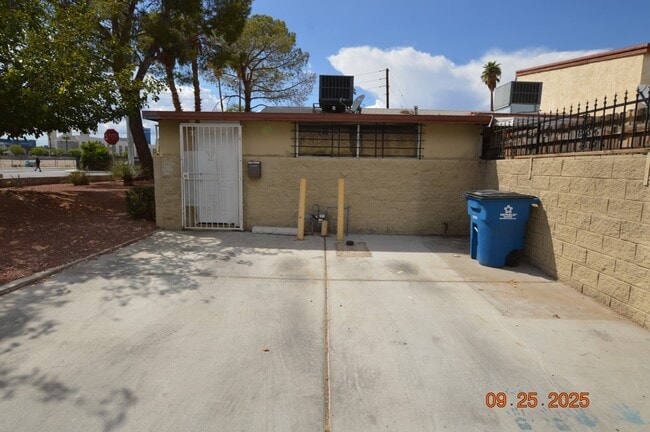 Building Photo - 3980 Palos Verdes St Rental