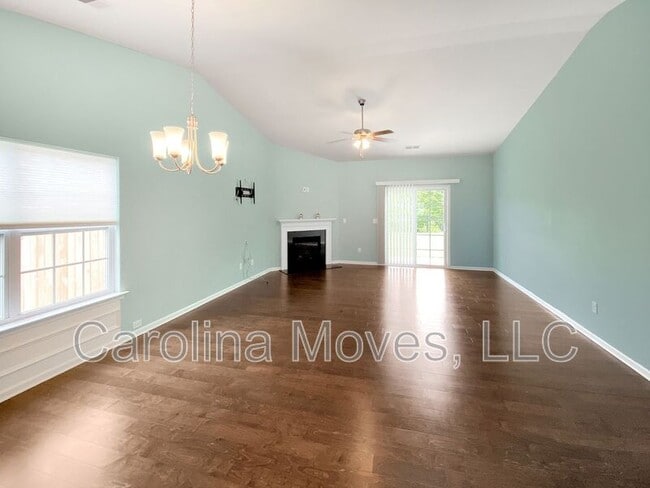 Photo - 200 Hartwood Lake Ln
