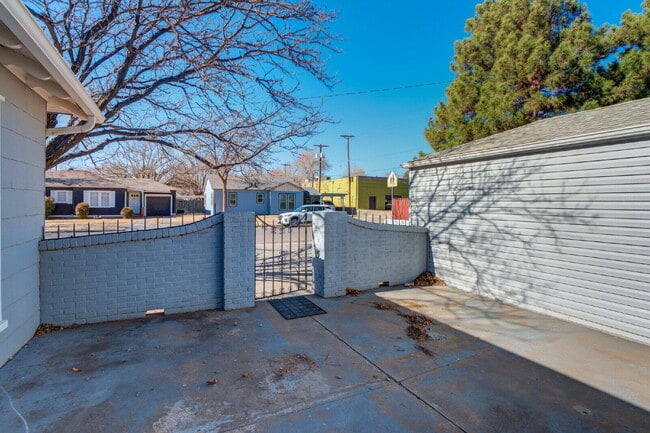 Photo - 2710 27th St