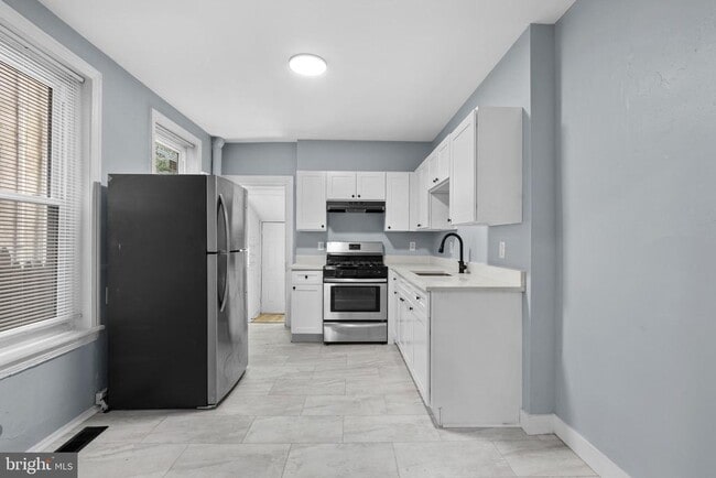 Photo - 1855 Brunner St