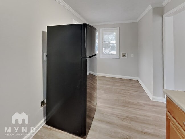 Photo - 1825 Oakmont Dr NW