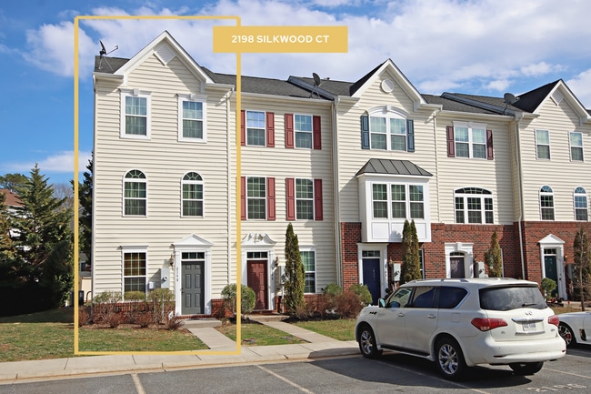 Photo - Pet-Friendly N. Albemarle End-Unit Townhome