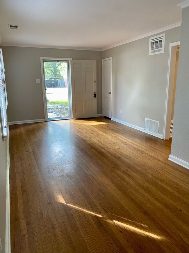 Photo - 3 bed, 1 bath in Colonial Acres near Quince and Colonial