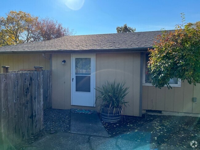 Building Photo - LOO Duplex Unit 2409-GA Rental