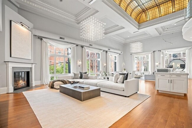 Building Photo - 313 1st St Rental
