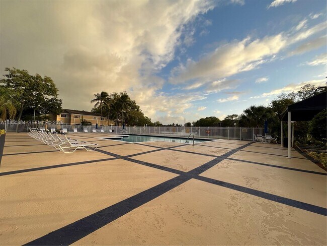 Photo - 350 Palm Cir W Unit 103