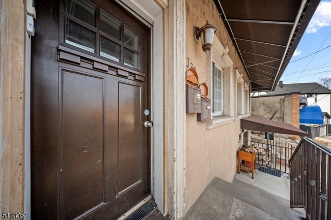 Photo - 339 N 6th St