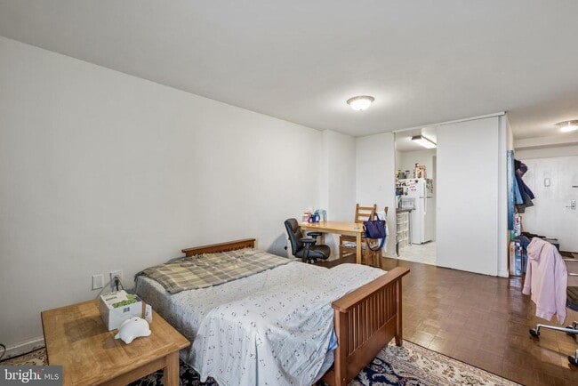 Building Photo - 604 S Washington Square Unit 2415