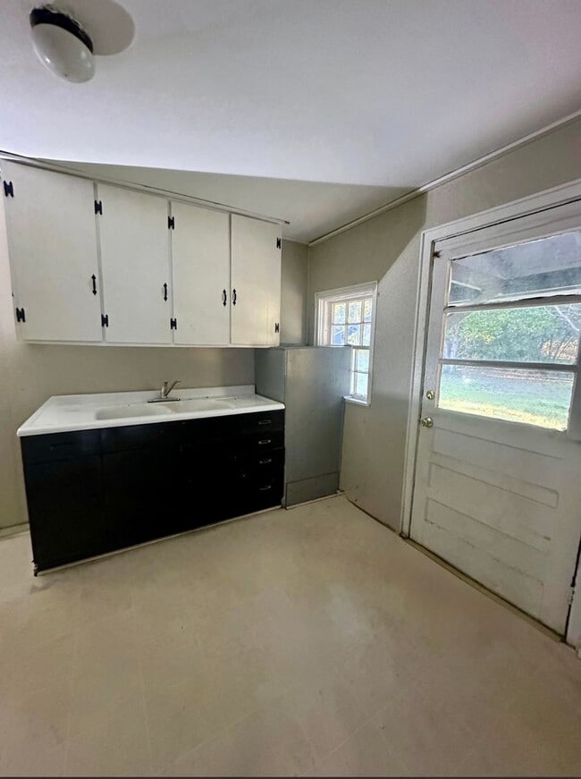 Photo - 3 Bed 1 Bath House