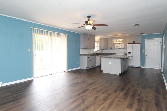 Photo - Beautiful 3BR Home in North Hill – Special...