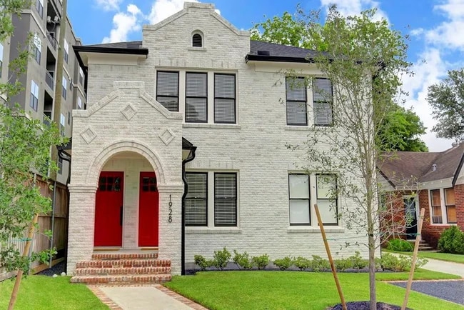 Building Photo - 1928 Harold St Unit 3