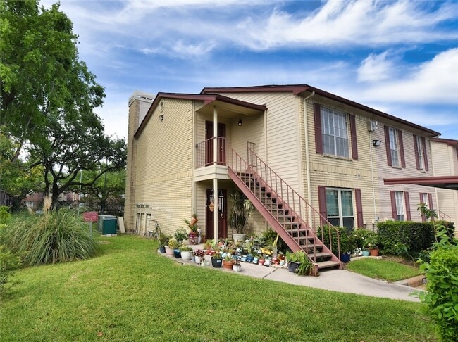 Photo - 2120 El Paseo St Unit 108