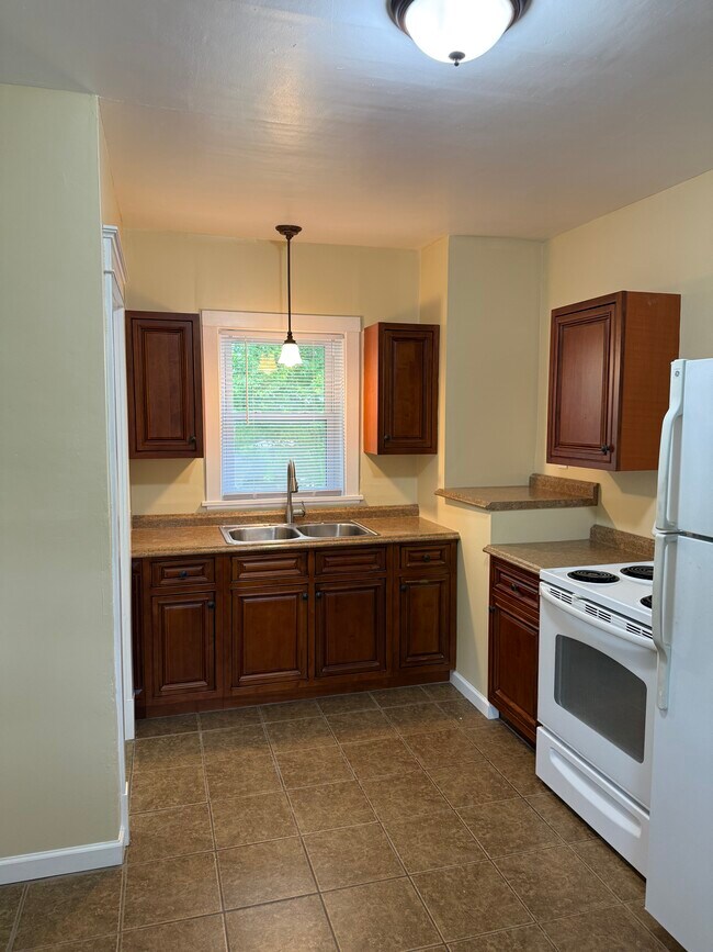 Photo - 600 Old Falls Blvd Unit 4