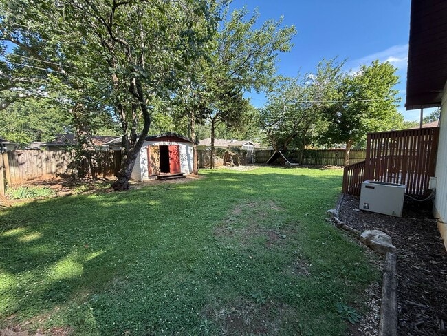 Photo - 4 Bed 2 Bath Springfield, MO
