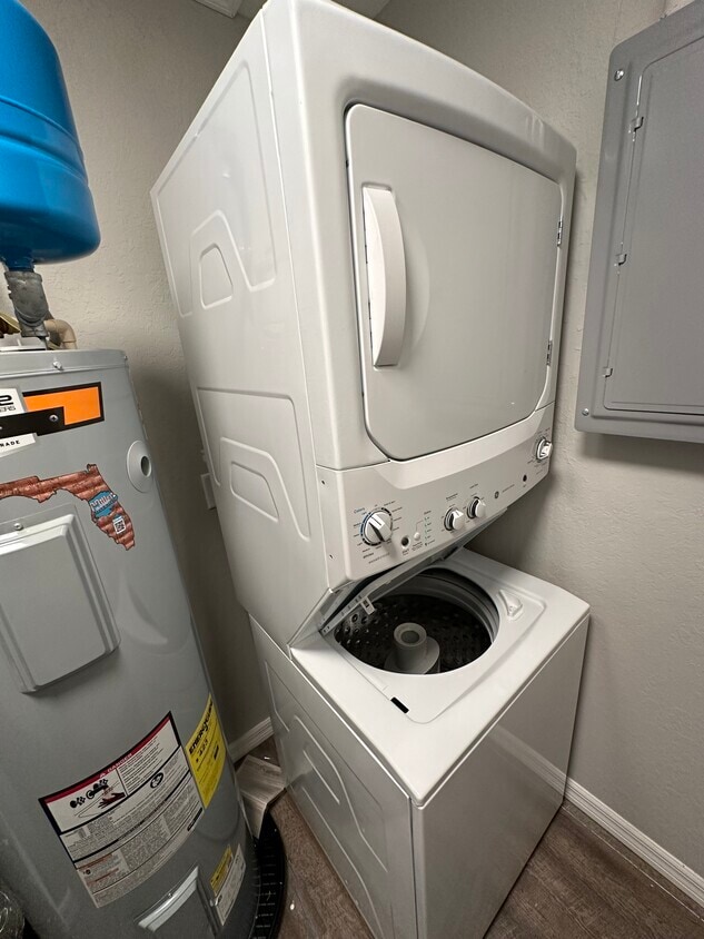 Photo - 3463 NE 55th Ave Unit 2