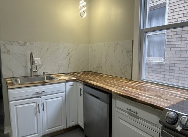 Photo - 4332 S Hermitage Ave