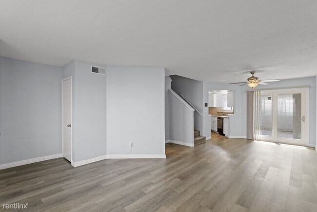 Photo - 2 br, 2.5 bath Townhome - 178 West Walnut ...