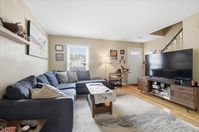 Photo - 23 Doremus St