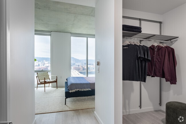 2BR, 2BA - 1,148 SF - 5 MLK